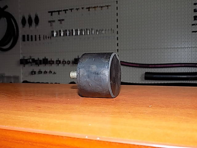 wibroizolator,wibroizolatory,wibroizolatory gumowe,wibroizolator gumowy,wibroizolatory do maszyn,amortyzatory gumowe,poduszka gumowa,poduszki gumowe amortyzujace,poduszki gumowe,odboje gumowe,wibroizolator walcowy,poduszka gumowa zagęszczarki