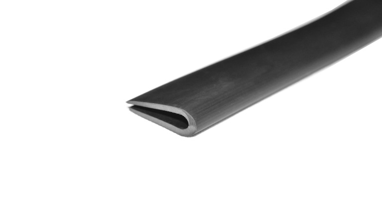 Uszczelka krawędziowa do blachy i profili metalowych